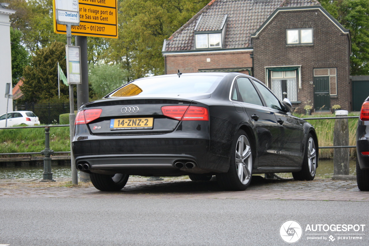 Audi S8 D4