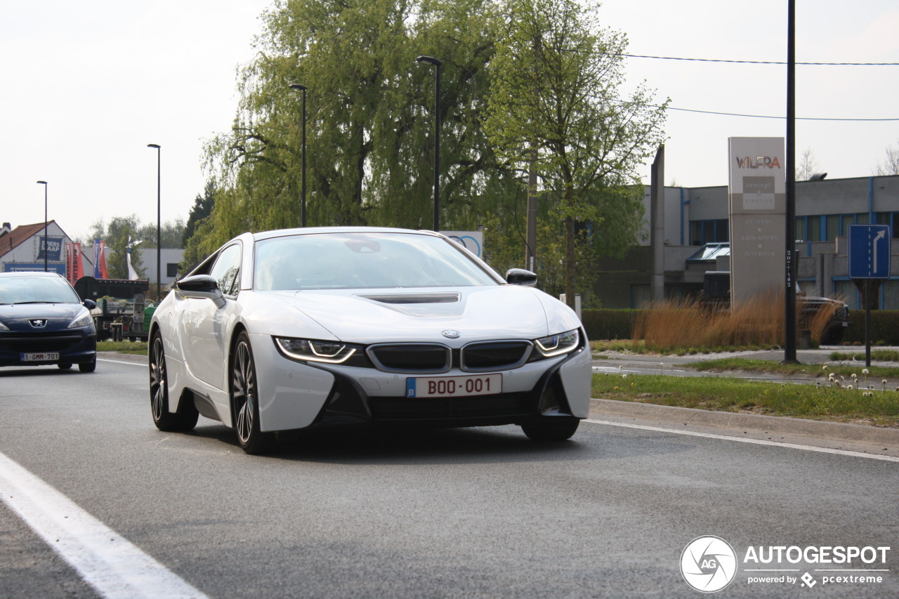 BMW i8