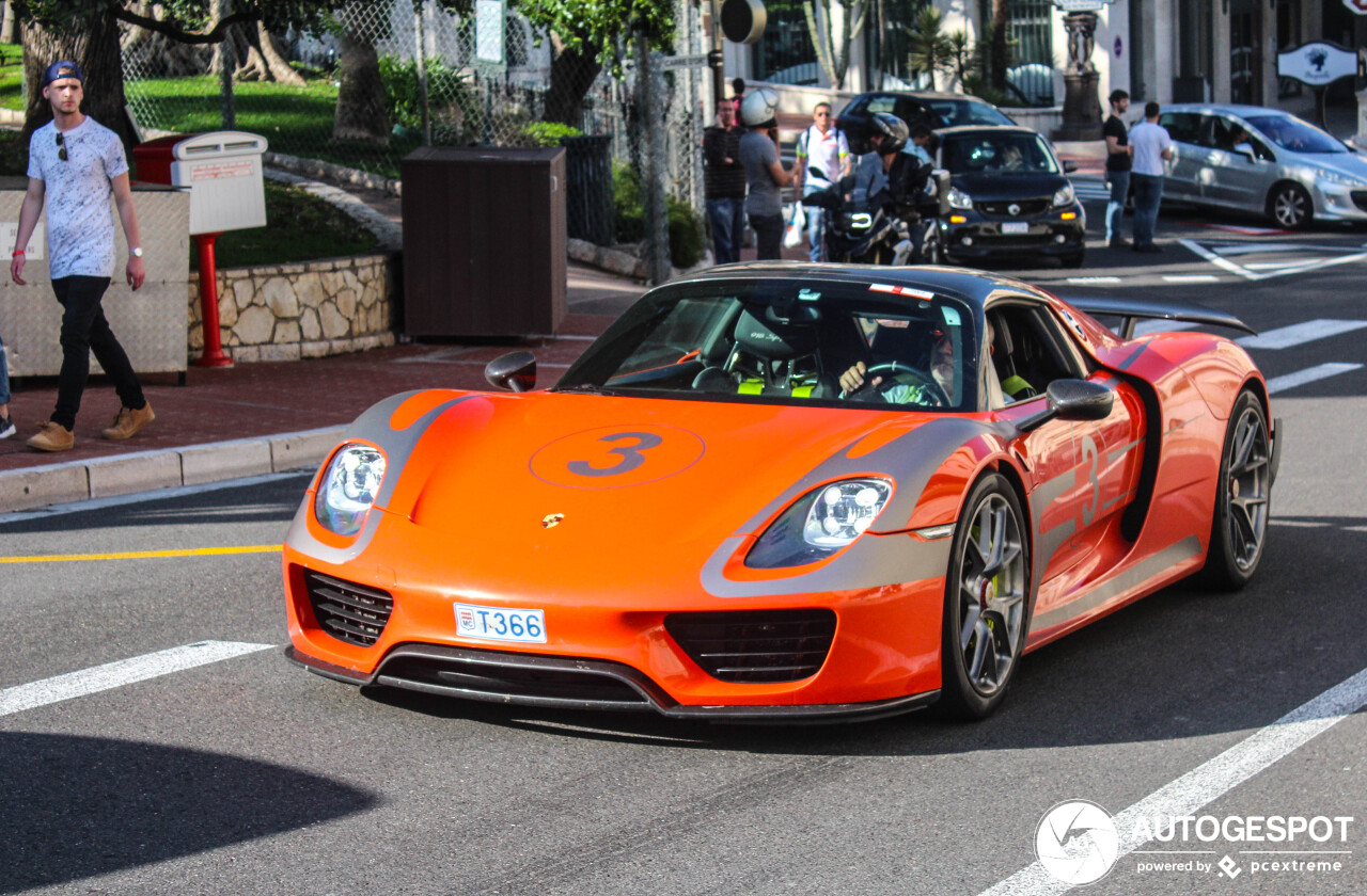 Porsche 918 Spyder Weissach Package