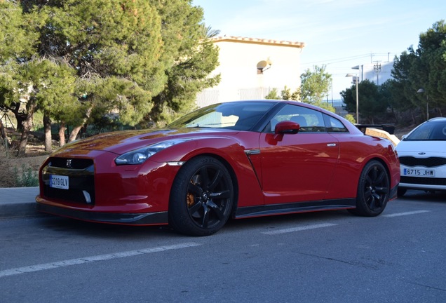 Nissan GT-R