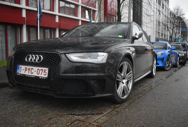 Audi RS4 Avant B8