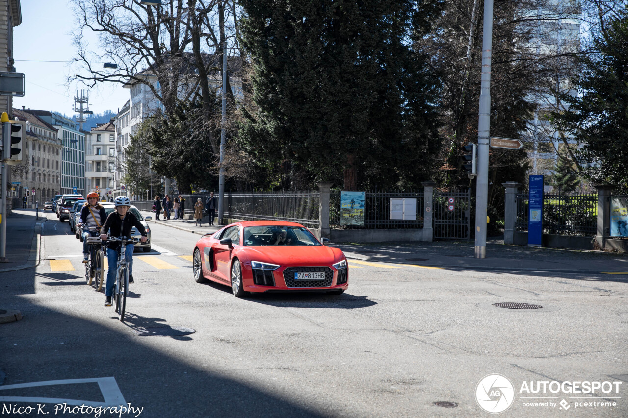 Audi R8 V10 Plus 2015