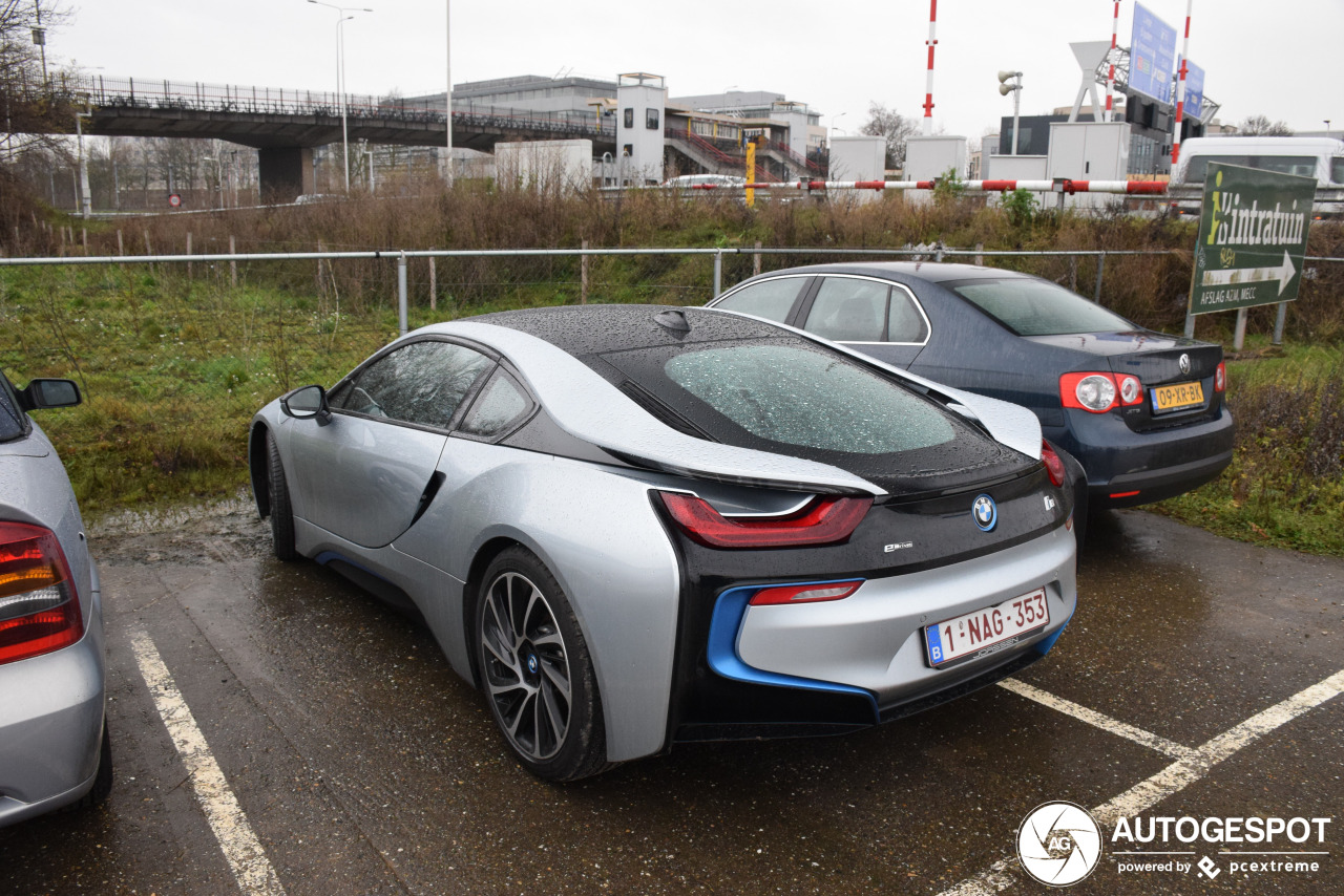 BMW i8