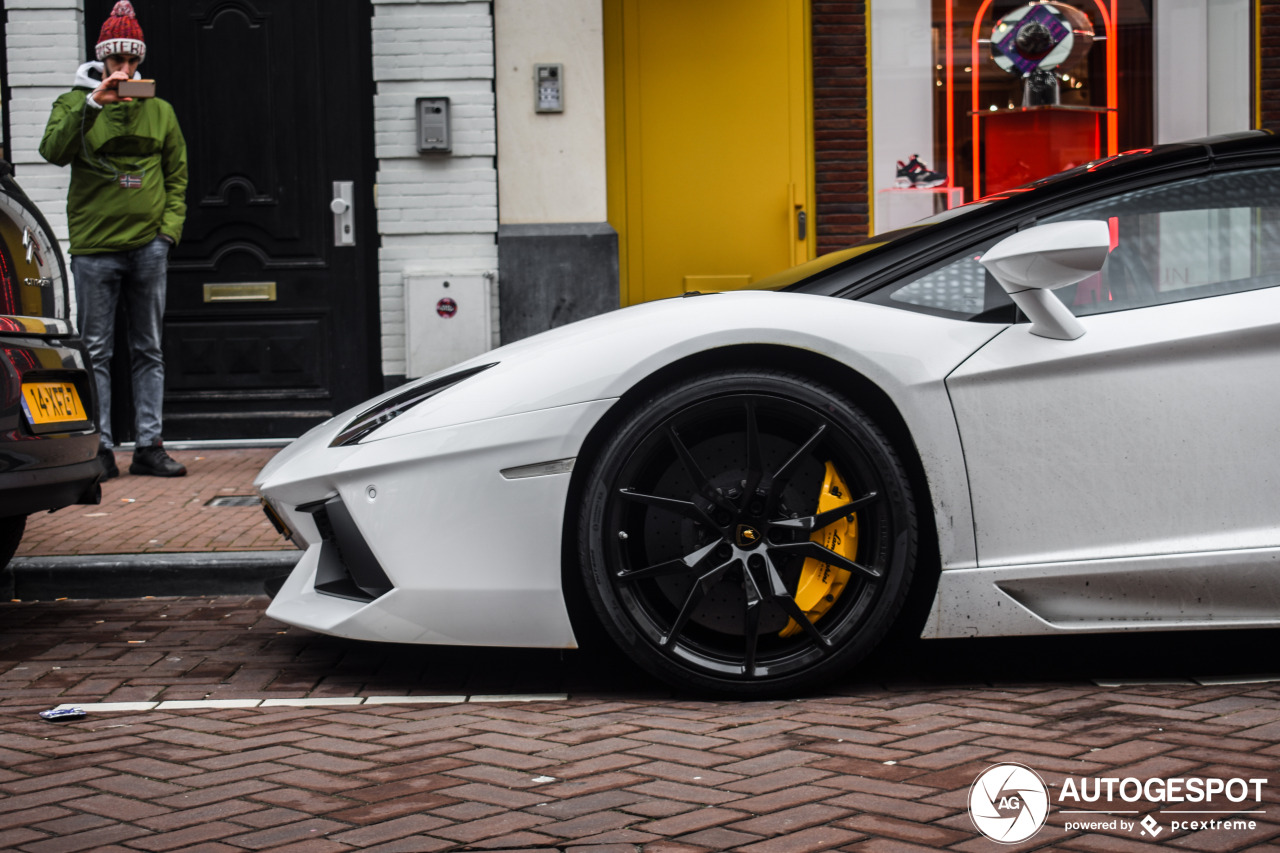 Lamborghini Aventador LP700-4 Roadster