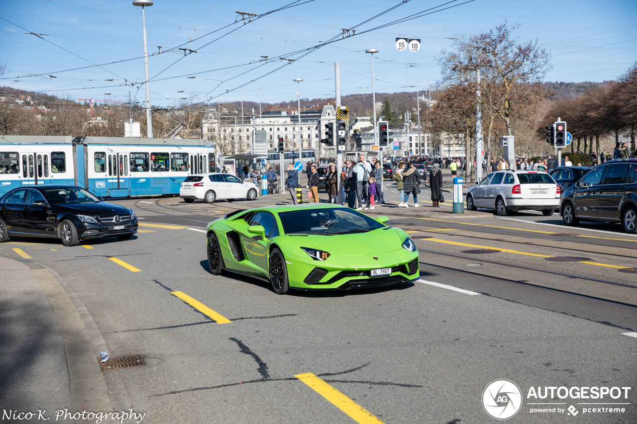 Lamborghini Aventador S LP740-4