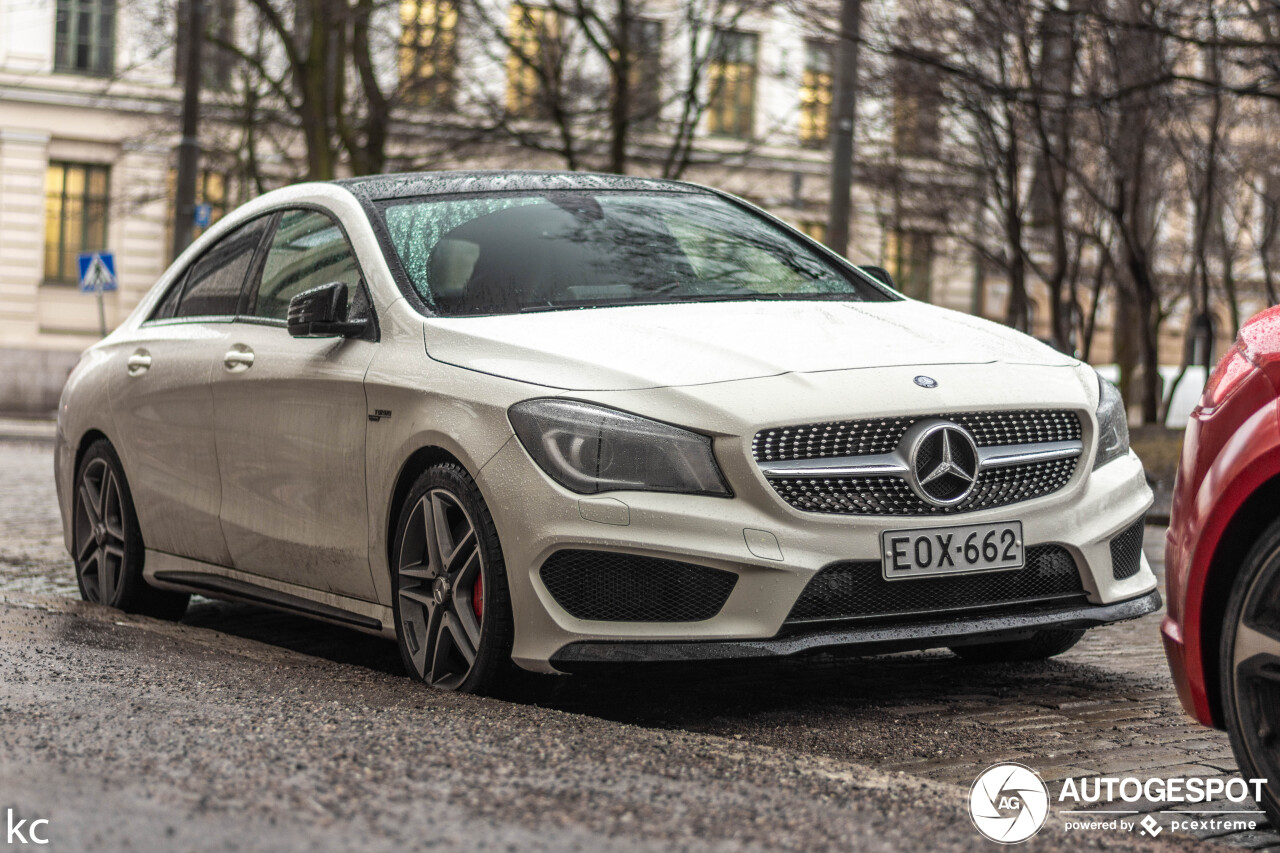 Mercedes-Benz CLA 45 AMG C117