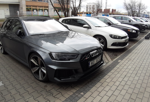 Audi RS4 Avant B9