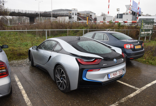 BMW i8