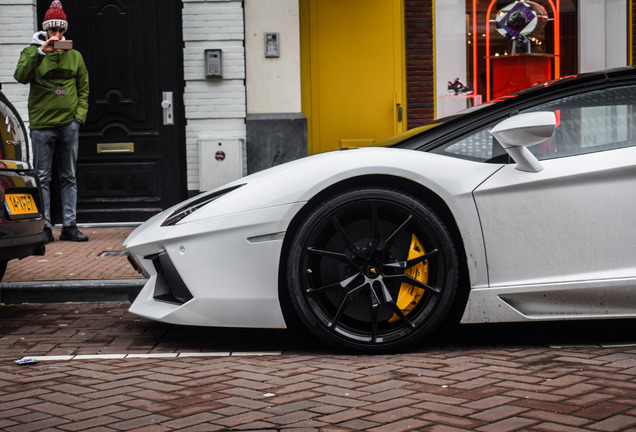 Lamborghini Aventador LP700-4 Roadster