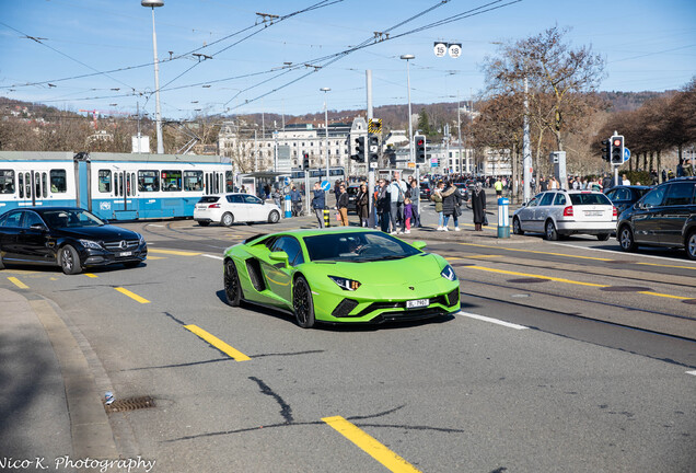 Lamborghini Aventador S LP740-4