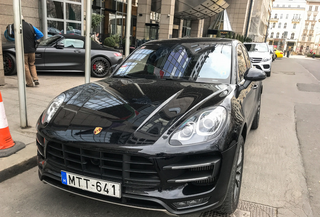 Porsche 95B Macan Turbo