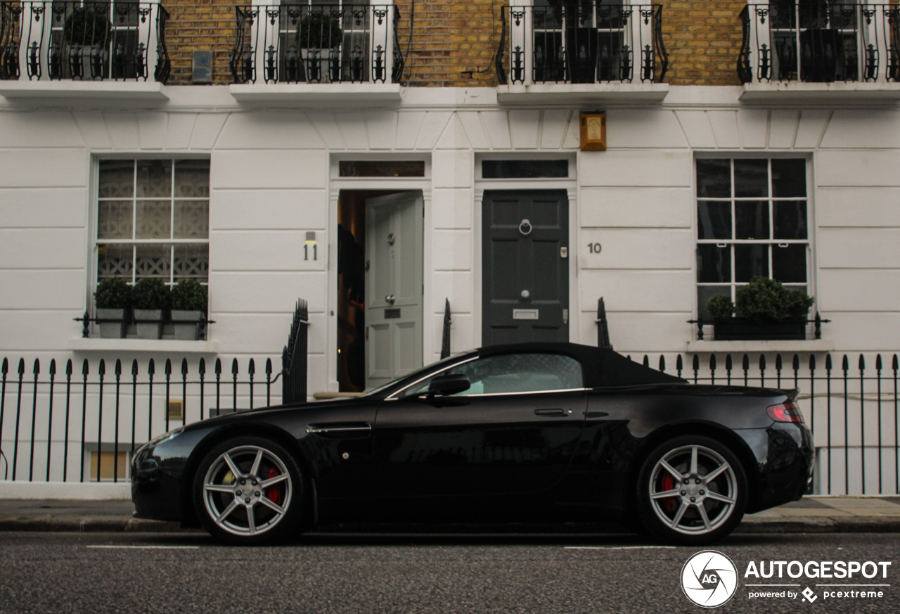 Aston Martin V8 Vantage Roadster