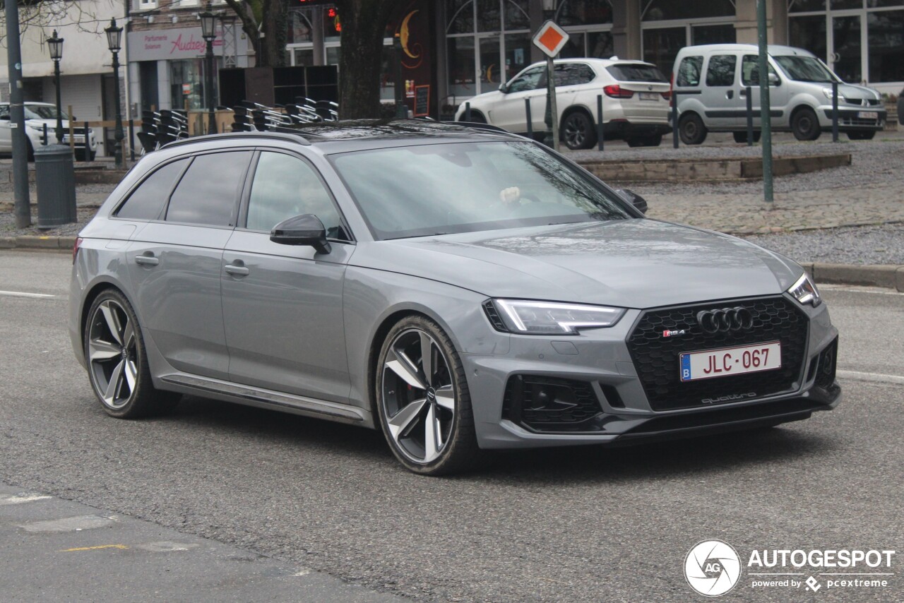 Audi RS4 Avant B9