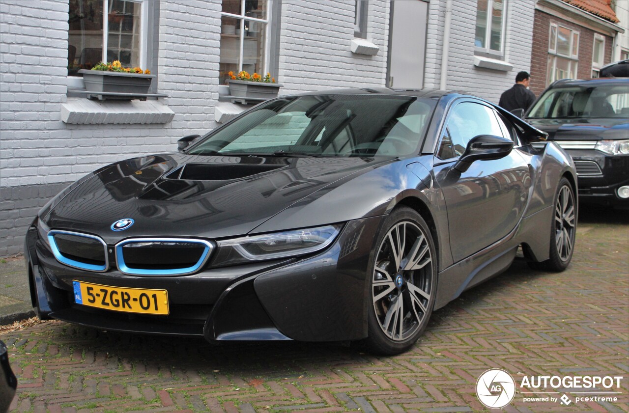 BMW i8