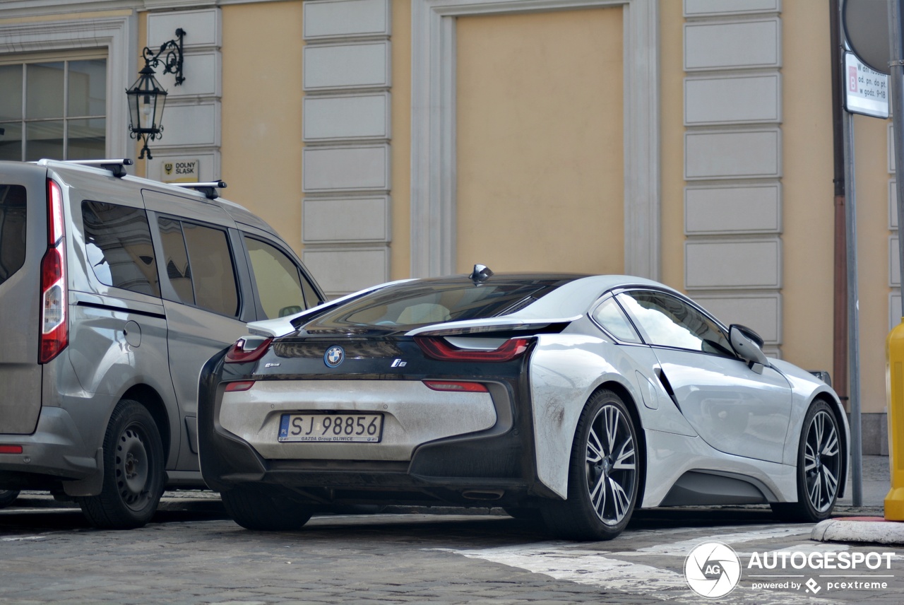 BMW i8