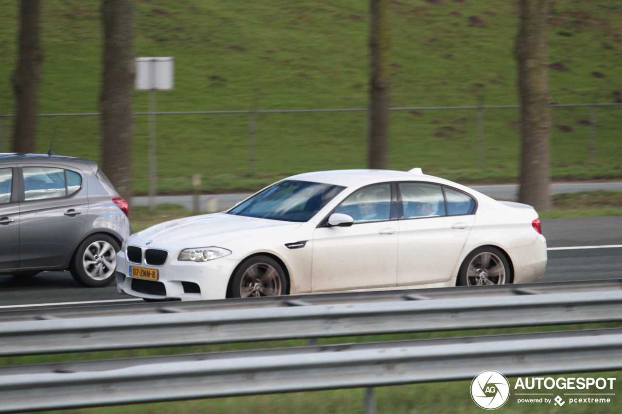 BMW M5 F10 2011