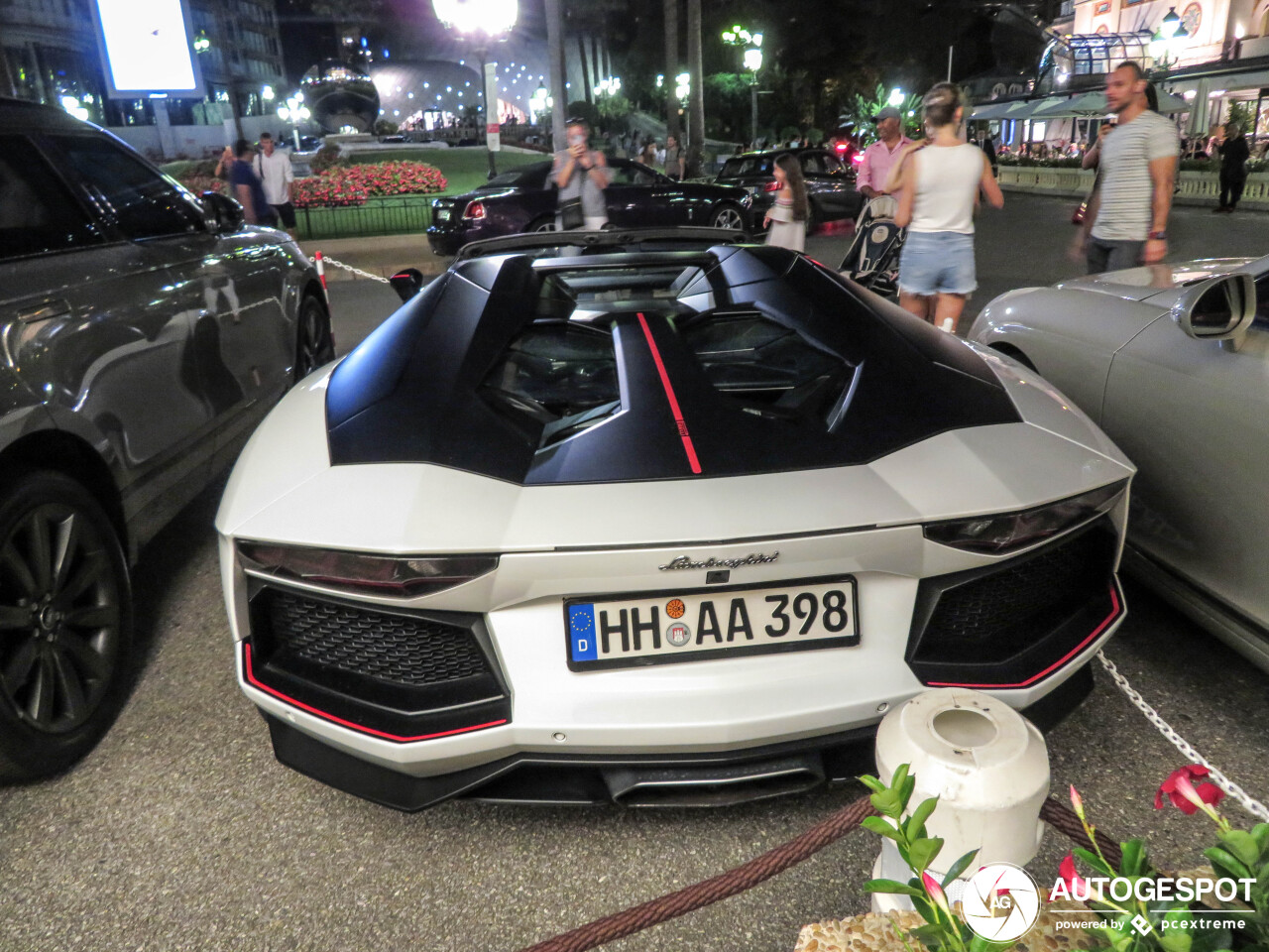 Lamborghini Aventador LP700-4 Roadster Pirelli Edition