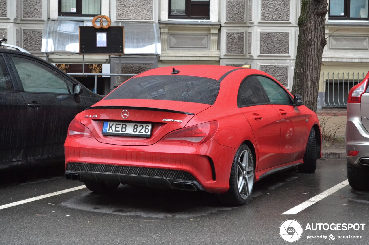 Mercedes-Benz CLA 45 AMG C117