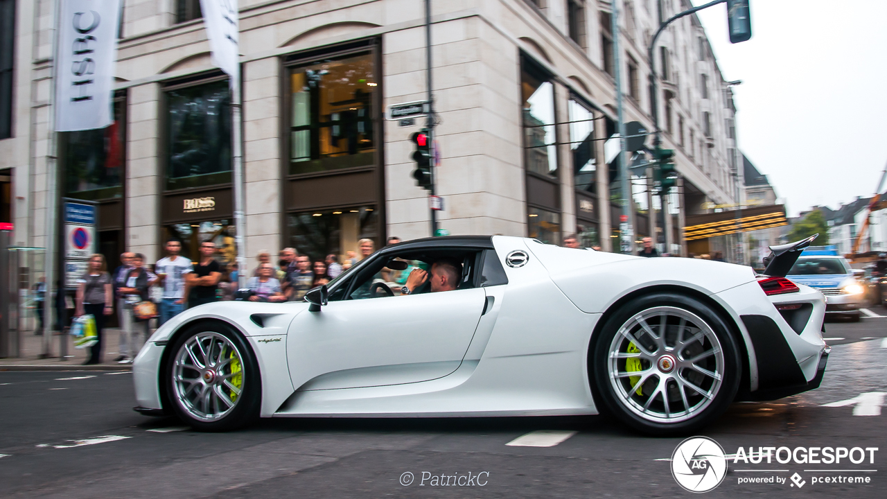 Porsche 918 Spyder Weissach Package