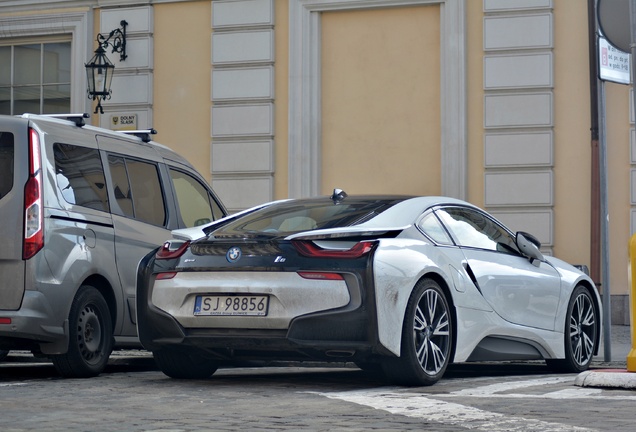 BMW i8