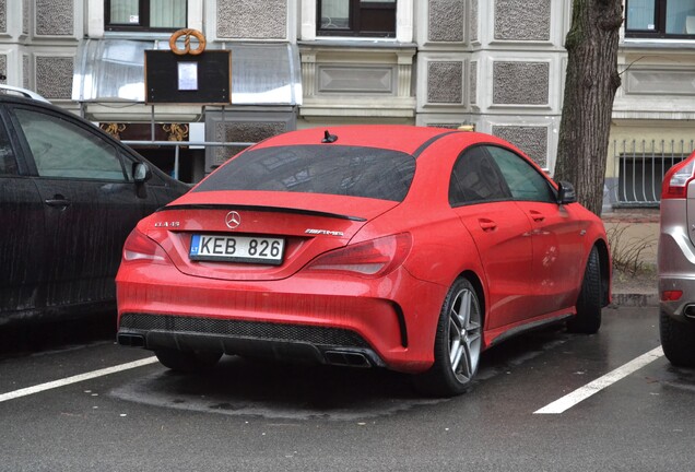 Mercedes-Benz CLA 45 AMG C117