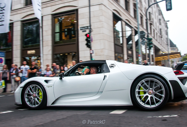 Porsche 918 Spyder Weissach Package