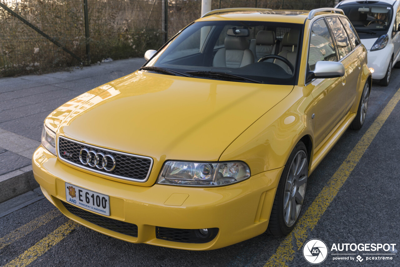 Audi RS4 Avant B5