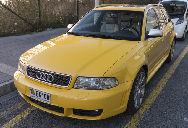 Audi RS4 Avant B5