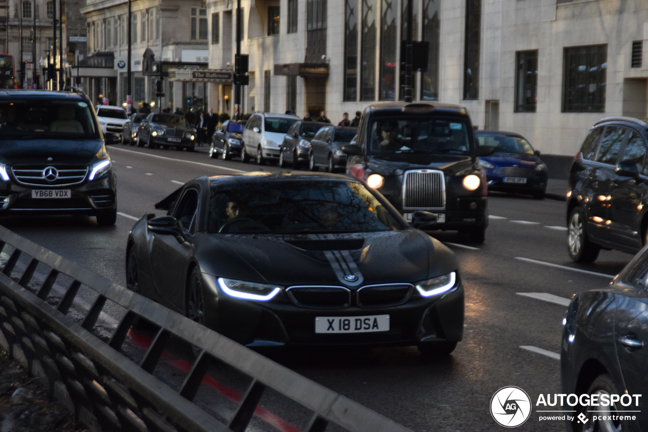 BMW i8 Protonic Frozen Black Edition