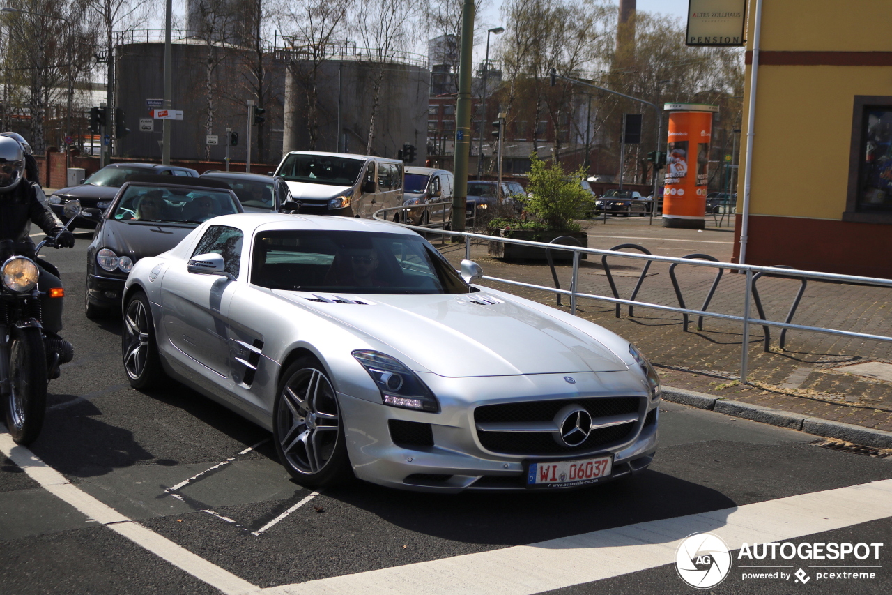 Mercedes-Benz SLS AMG