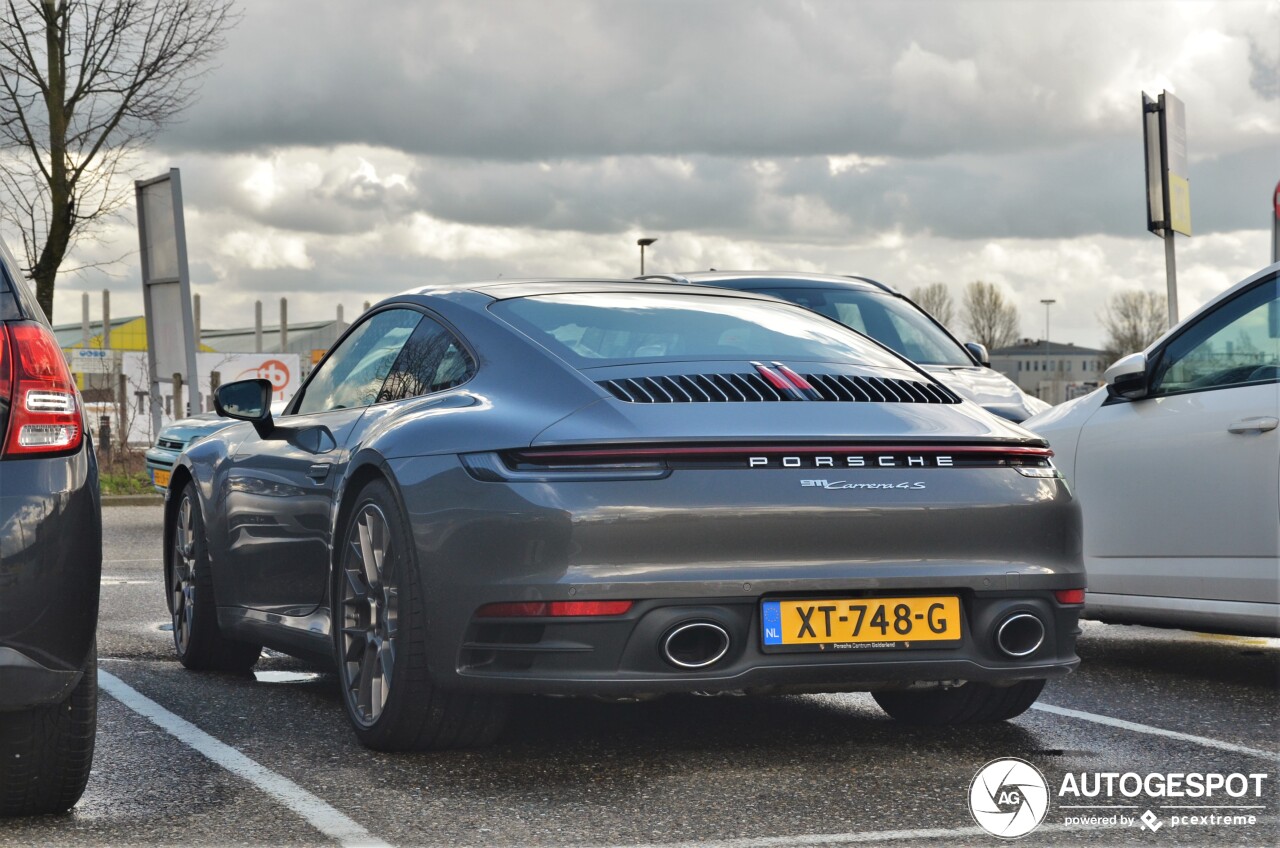 Porsche 992 Carrera 4S