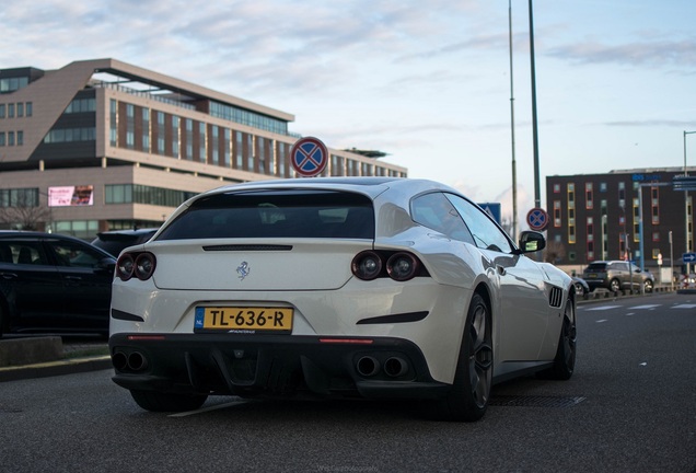 Ferrari GTC4Lusso T