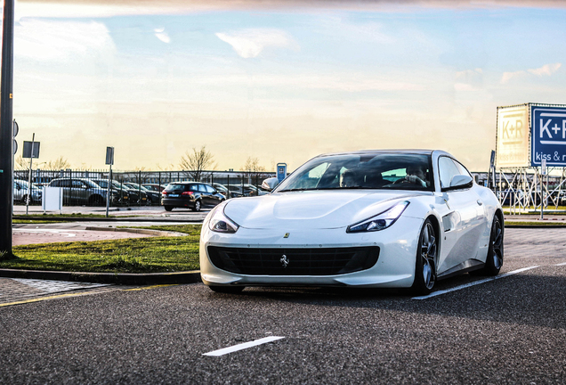 Ferrari GTC4Lusso T