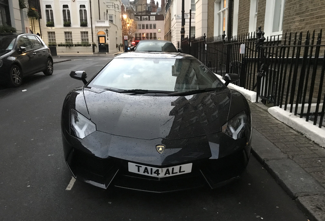 Lamborghini Aventador LP700-4