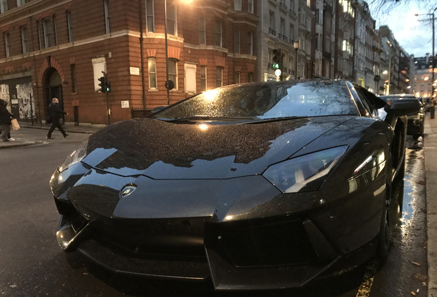 Lamborghini Aventador LP700-4