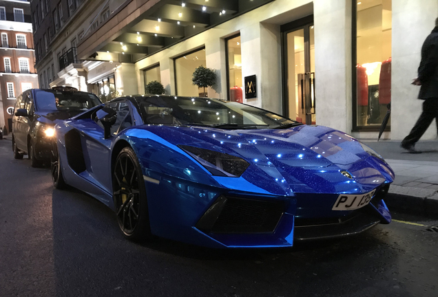 Lamborghini Aventador LP700-4 Roadster