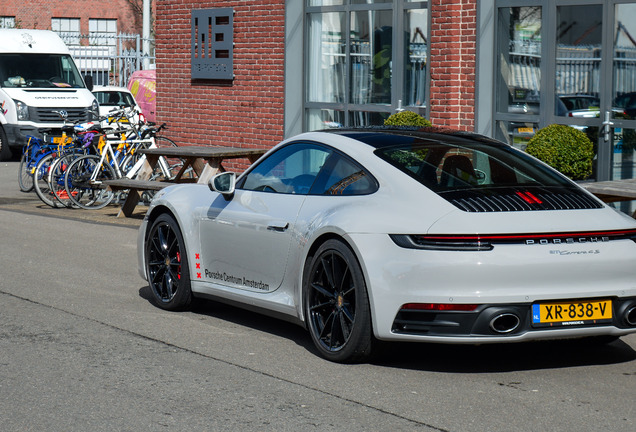 Porsche 992 Carrera 4S