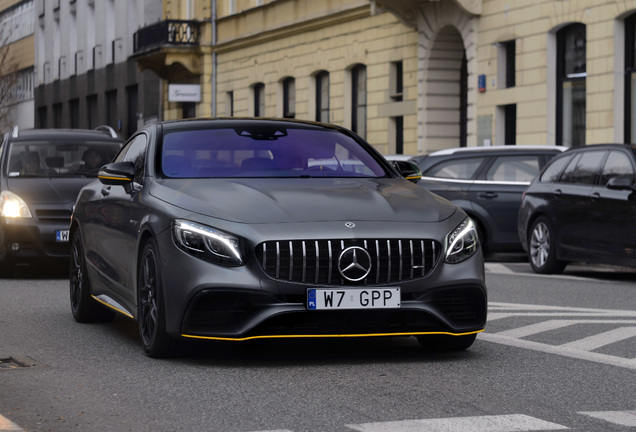 Mercedes-AMG S 63 Coupé C217 2018 Yellow Night Edition