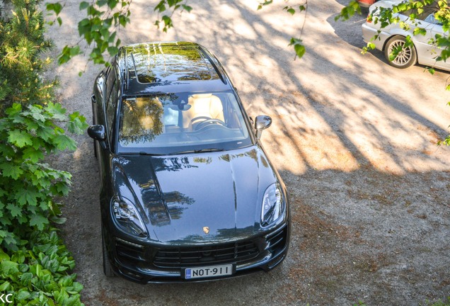 Porsche 95B Macan GTS