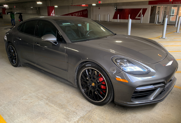 Porsche 971 Panamera Turbo