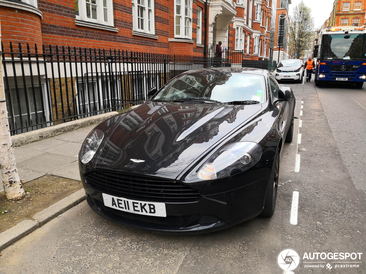 Aston Martin DB9 2010