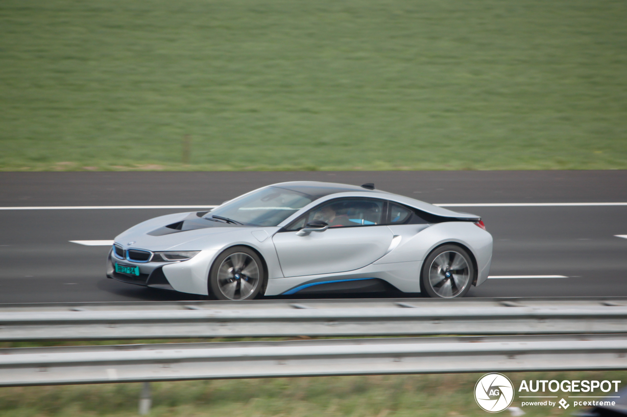 BMW i8