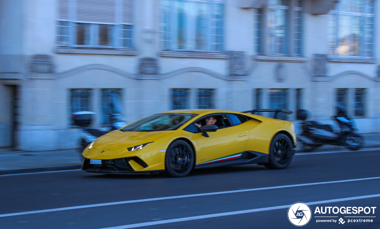 Lamborghini Huracán LP640-4 Performante