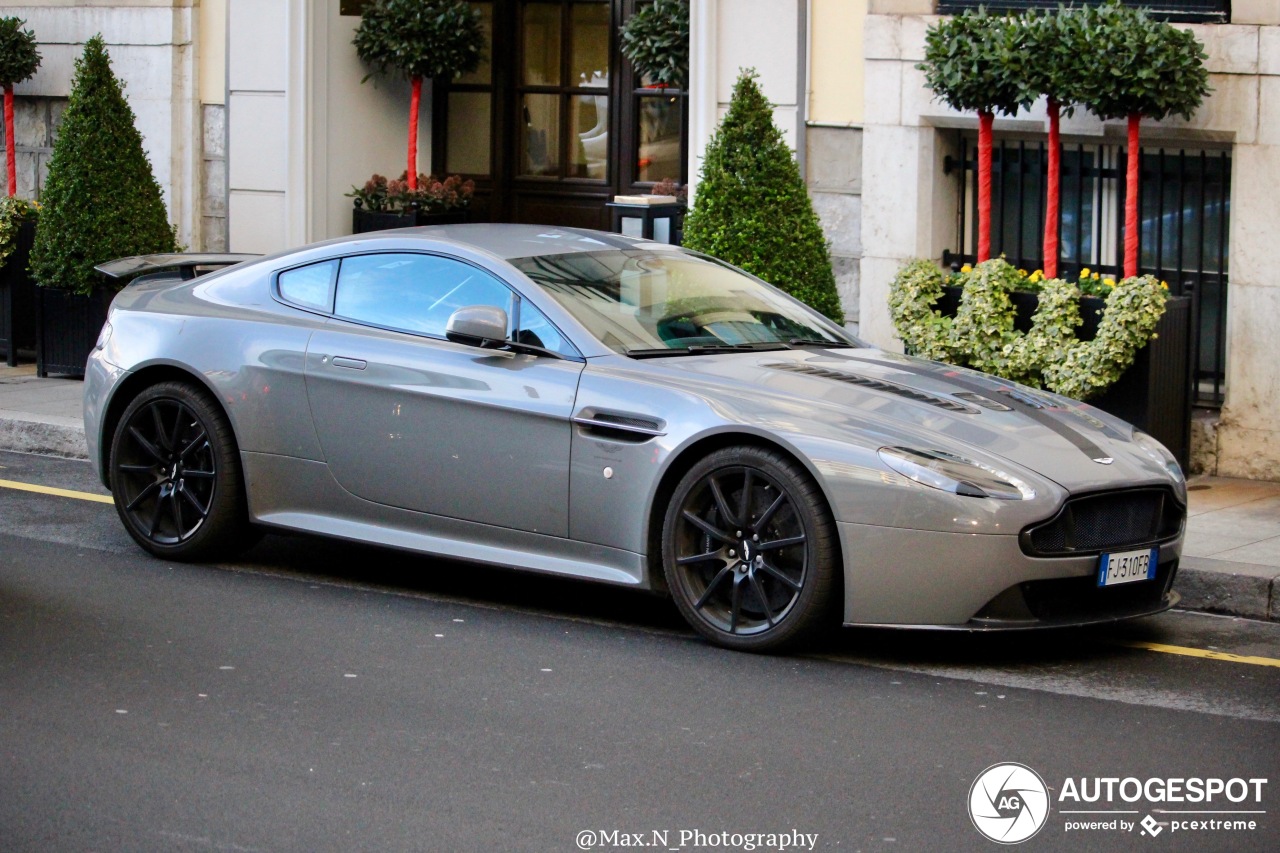 Aston Martin V12 Vantage S AMR