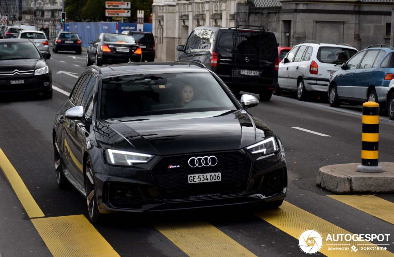 Audi RS4 Avant B9