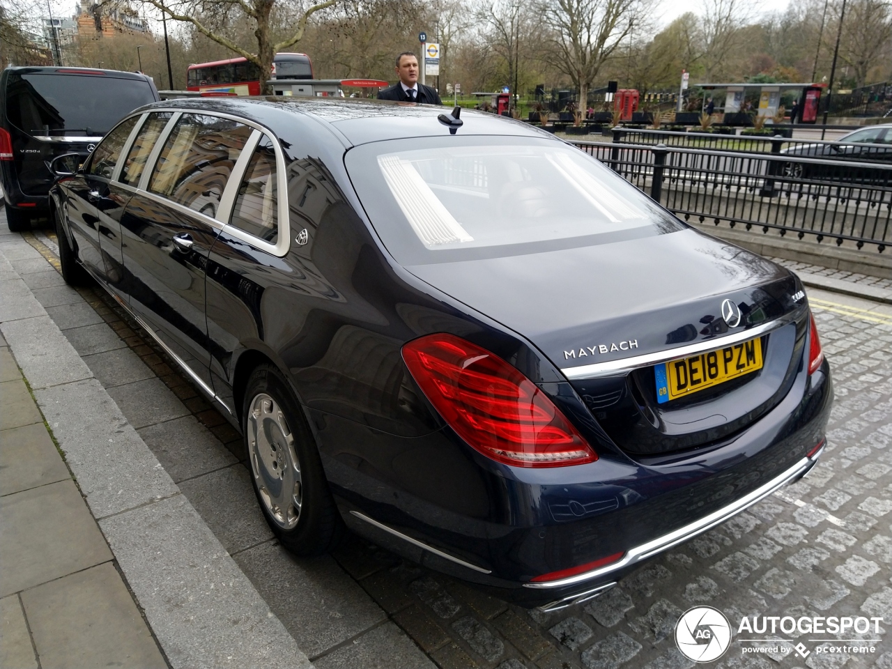 Mercedes-Maybach S 600 Pullman VV222