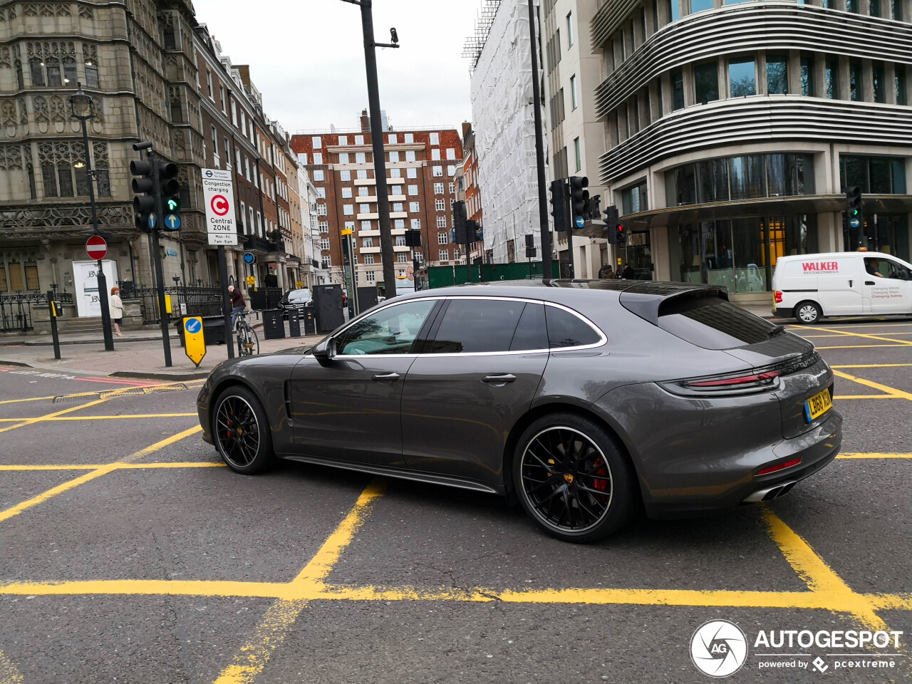 Porsche 971 Panamera Turbo Sport Turismo