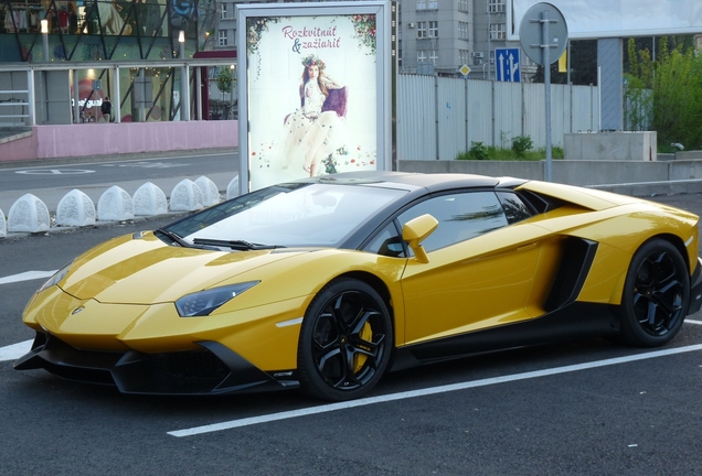 Lamborghini Aventador LP720-4 Roadster 50° Anniversario