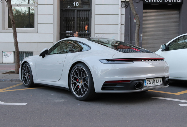 Porsche 992 Carrera 4S