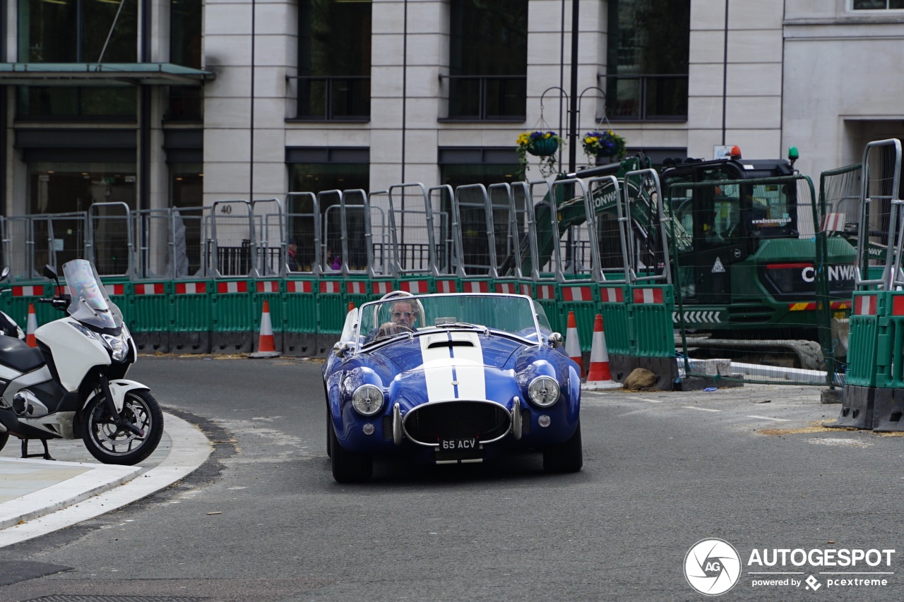 AC Cobra 427